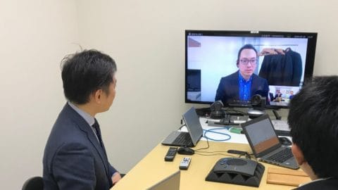 スピーカーマイクはノートPCや空調の音も拾う。拾わない工夫も大事